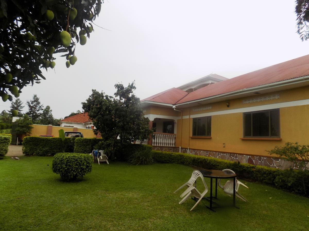 Rhino Motel Mbarara Exterior photo